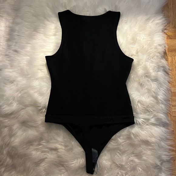 Tularosa size M black ribbed bodysuit with lace up front NEW - Picture 15 of 15